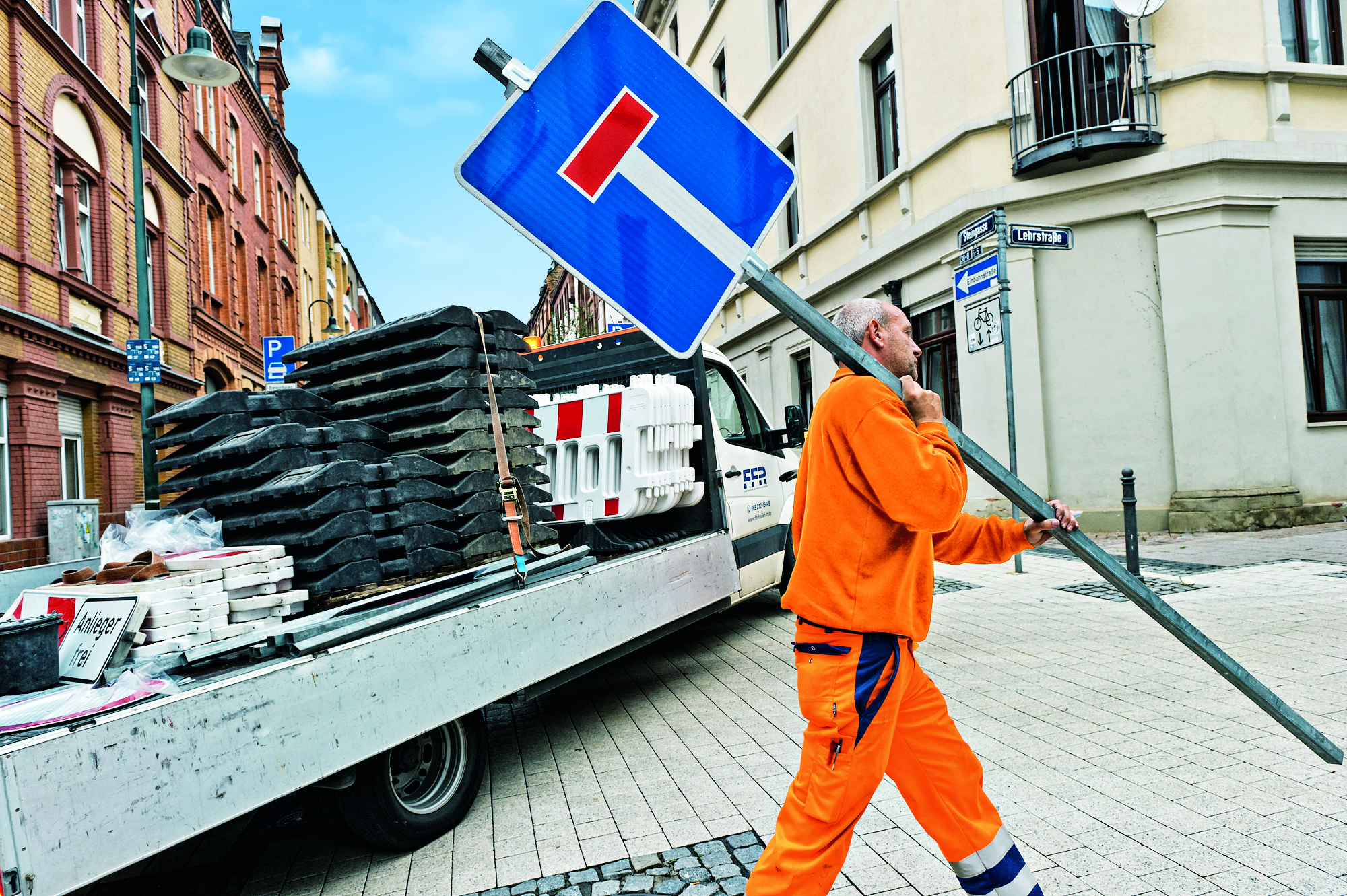 Mitarbeiter bei der Verkehrssicherung