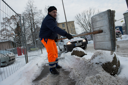 Mitarbeiter beim Winterdienst